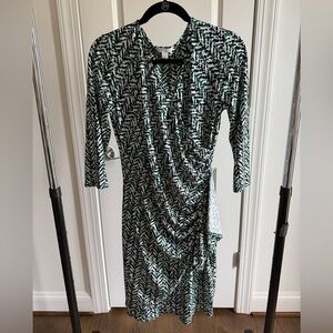 New York & Company Green and White Patterned 3/4 Sleeve Dress